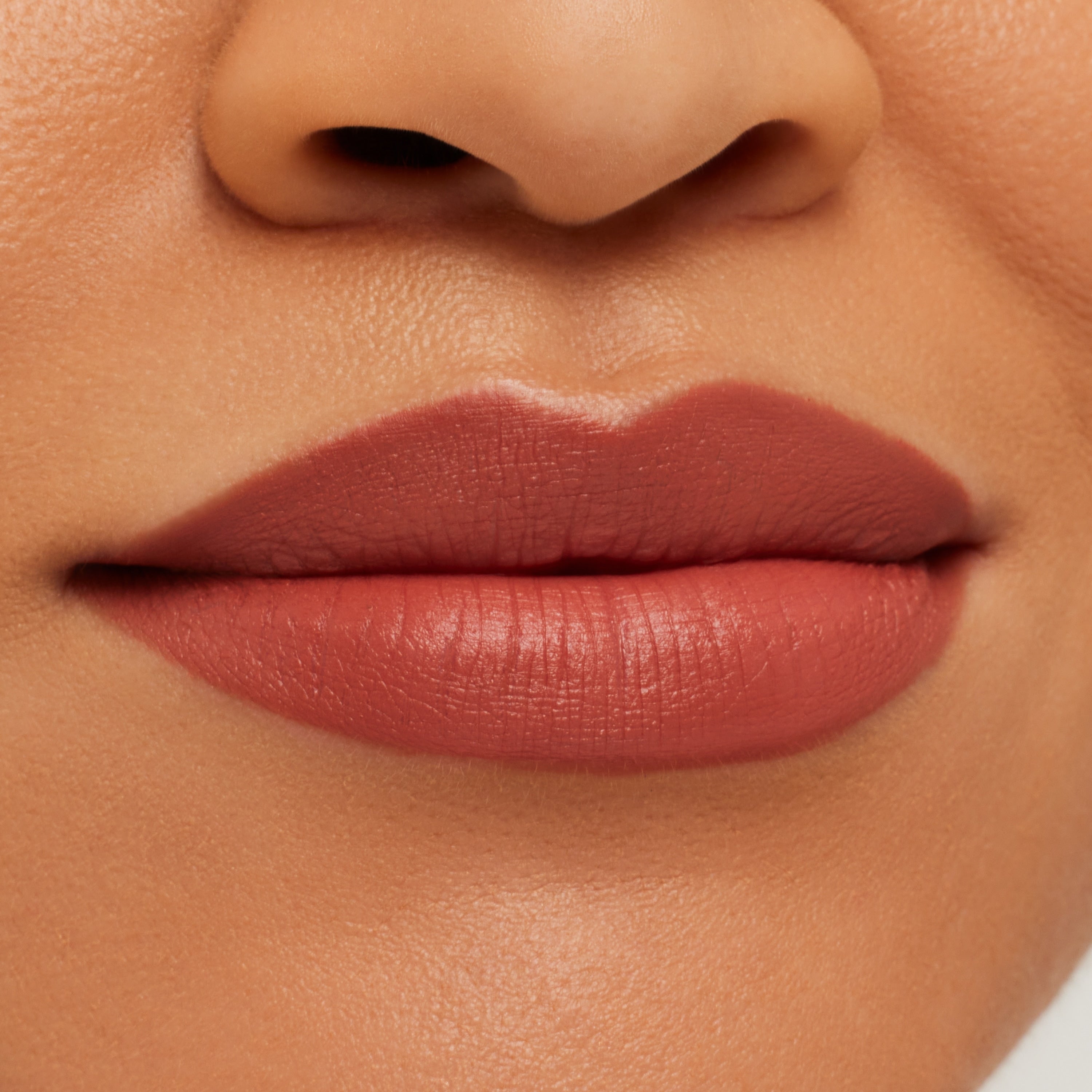 Matte Lipstick / M·A·C 40 Disney Favourites in Princess Incognito | Fresh Routine Favorite